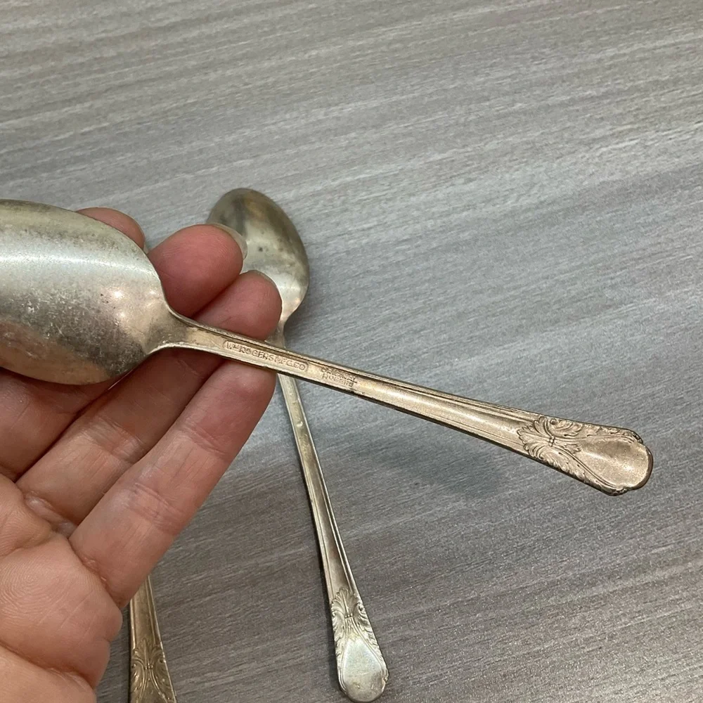VINTAGE 5 SILVER PLATE TEASPOONS WILLIAM‎ ROGERS MFG CO